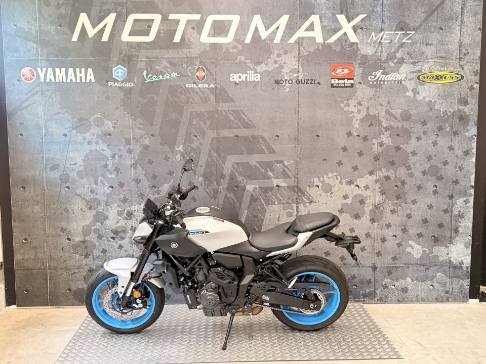 YAMAHA MT-07 Y-AMT 4