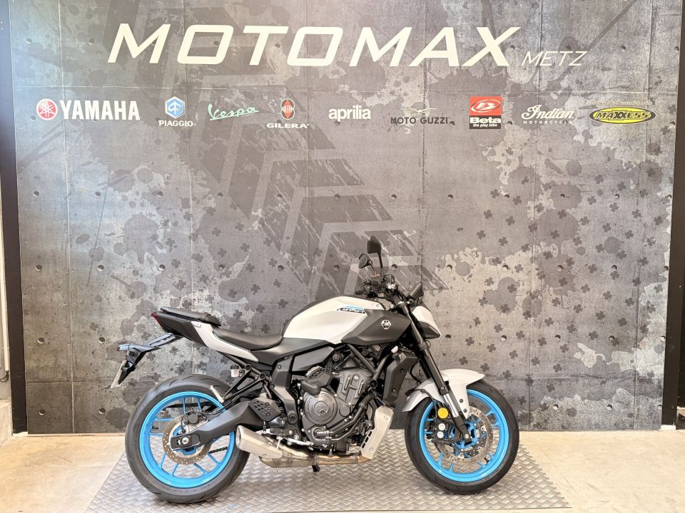 YAMAHA MT-07 Y-AMT 4