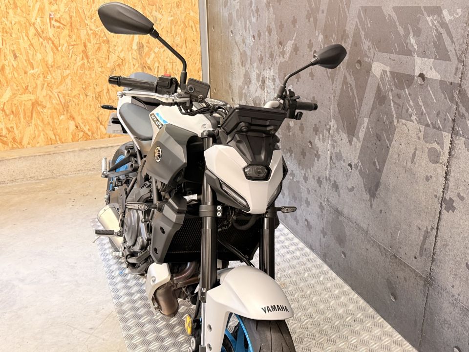 YAMAHA MT-07 Y-AMT 4