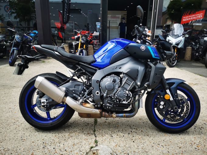 YAMAHA MT-10 4