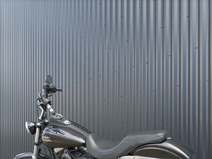 HARLEY-DAVIDSON DYNA STREET BOB 1690 4