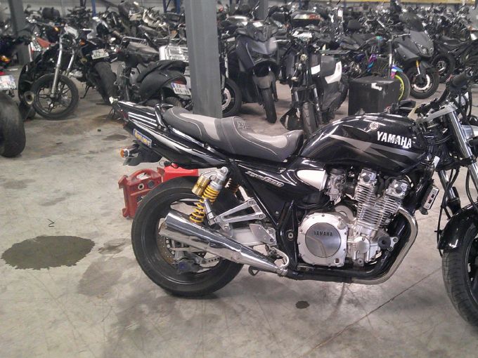 YAMAHA XJR 1300 4