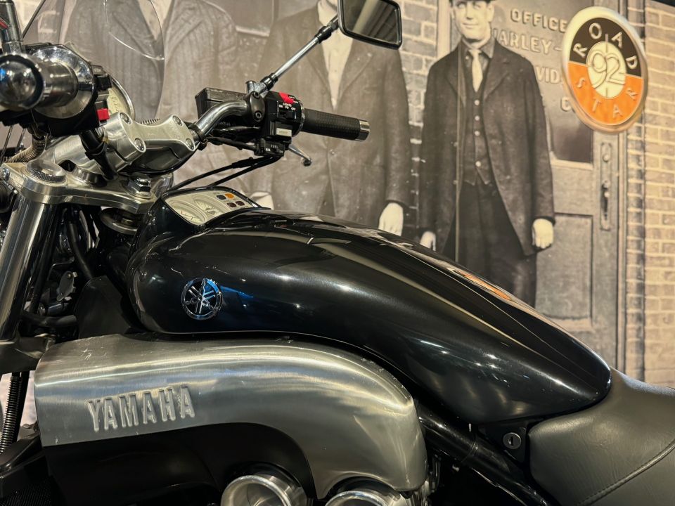 YAMAHA V-MAX 1200 4