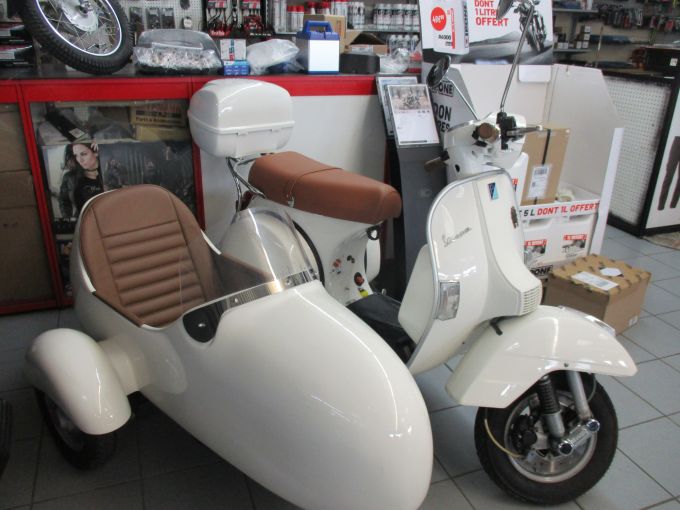 VESPA PX 125 SIDE CAR 4