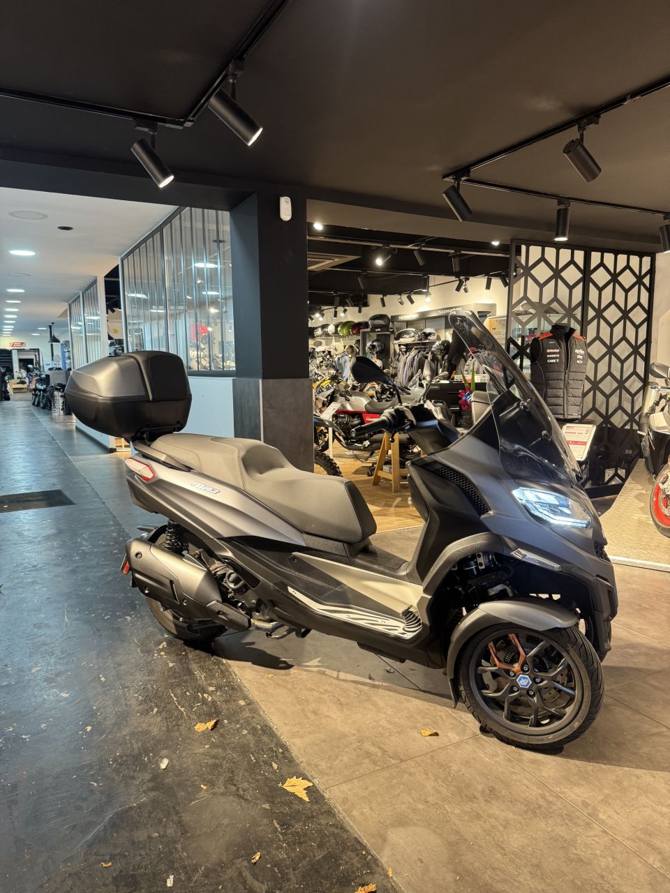PIAGGIO MP3 530 HPE EXCLUSIVE 4