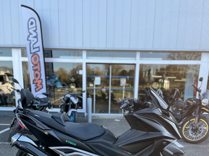 KYMCO AK 550 4