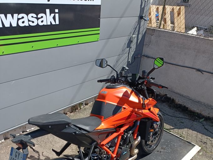 KTM SUPER DUKE 1390 R EVO 1ER MAIN A SASIR 4