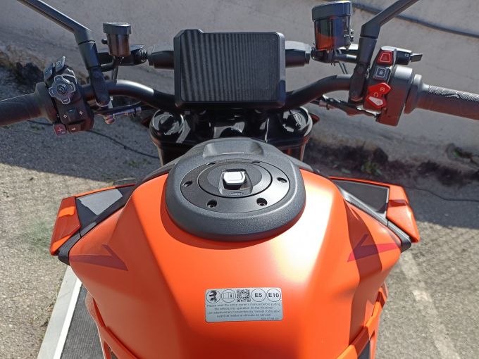 KTM SUPER DUKE 1390 R EVO 1ER MAIN A SASIR 4