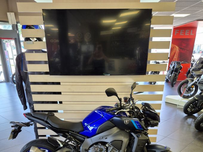 YAMAHA MT-10 4