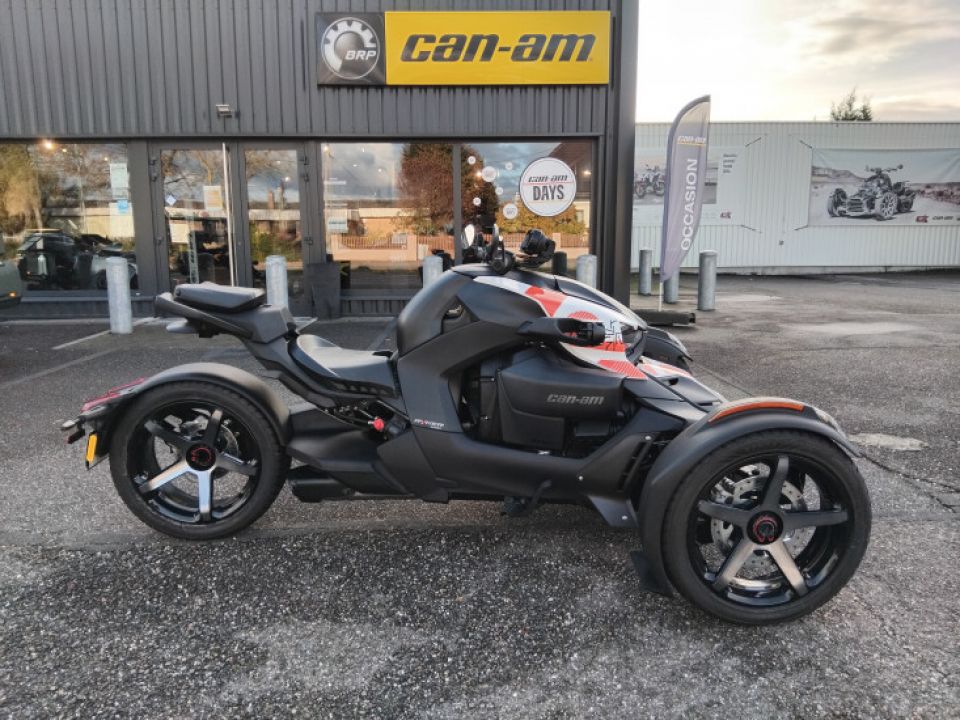 CAN-AM RYKER 900 4