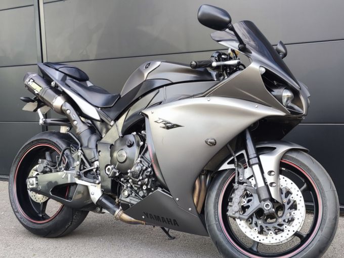 YAMAHA YZF 1000 R1 CROSS PLANE 4