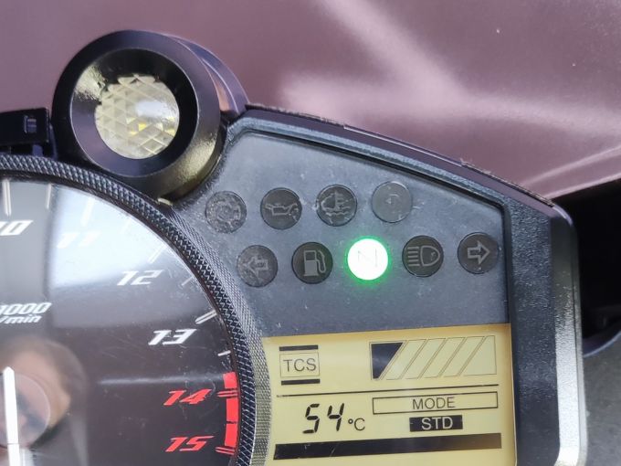 YAMAHA YZF 1000 R1 CROSS PLANE 4