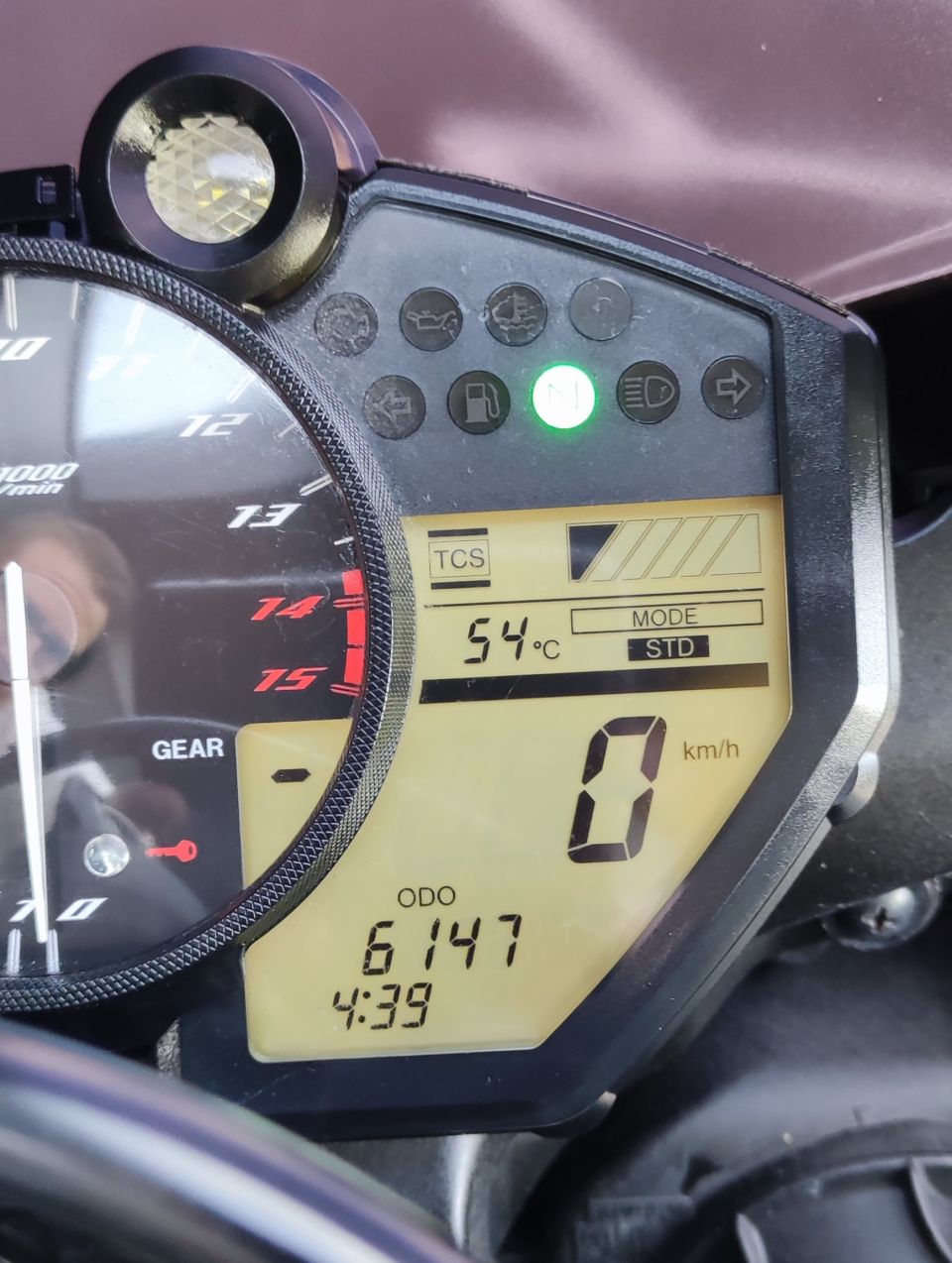 YAMAHA YZF 1000 R1 CROSS PLANE 4