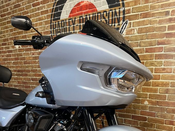 HARLEY-DAVIDSON TOURING ROAD GLIDE 1923 4