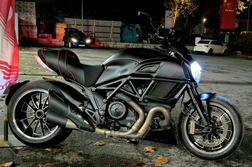 DUCATI Diavel 1200 4