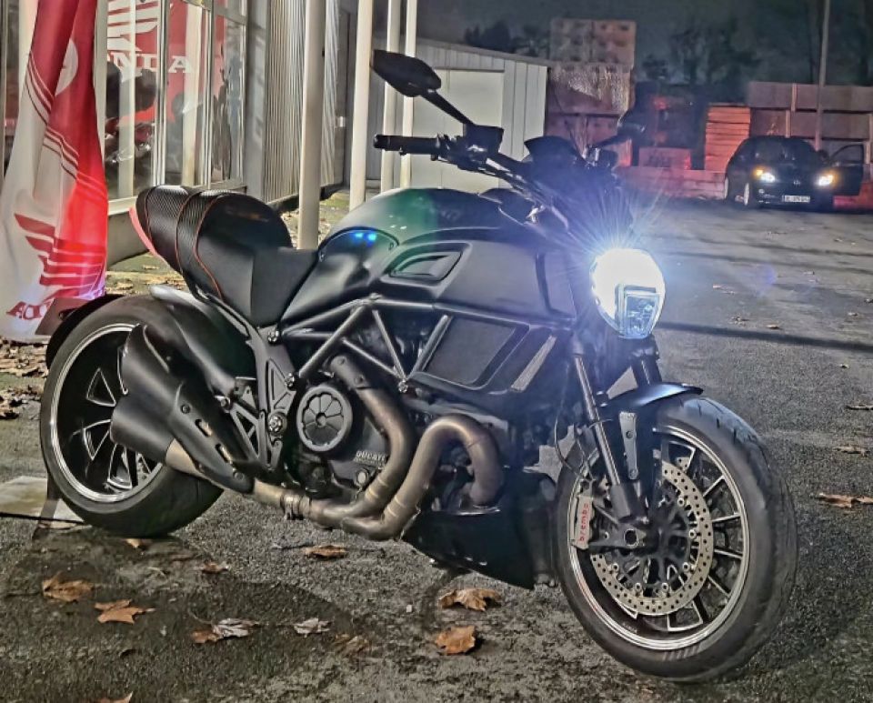 DUCATI Diavel 1200 4