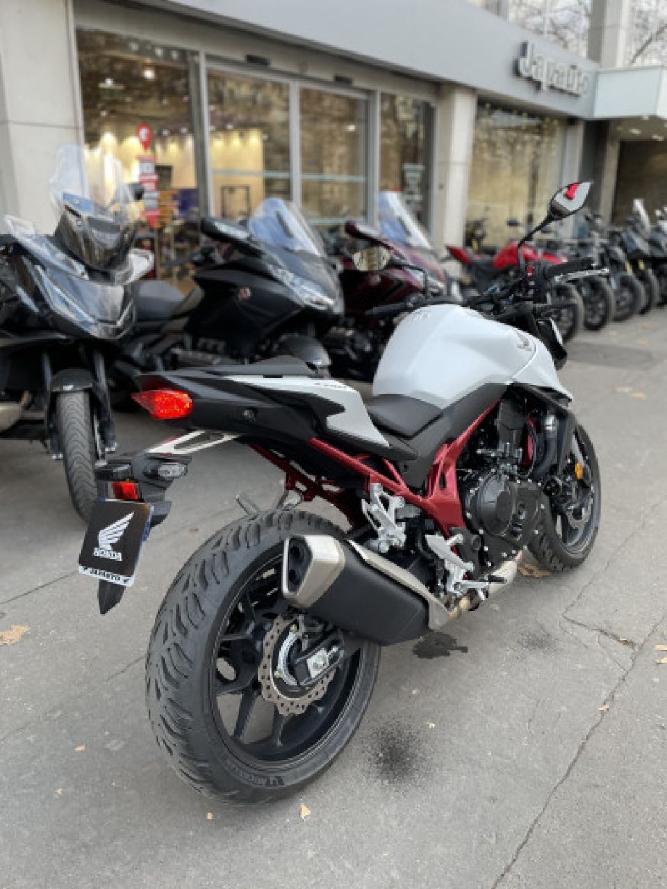 HONDA CB 750 HORNET 4