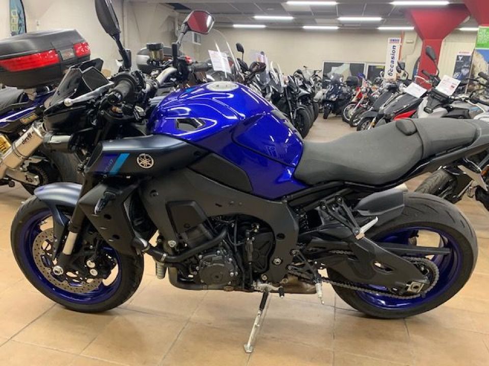 YAMAHA MT-10 4