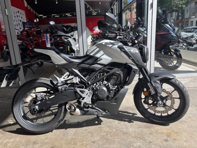 HONDA CB125R 4