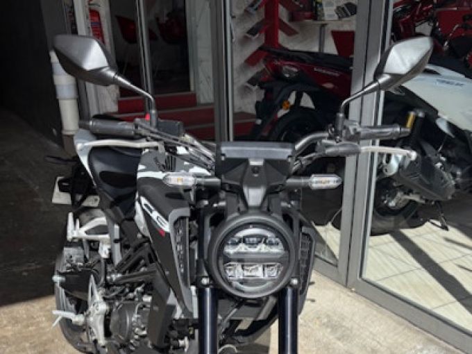 HONDA CB125R 4