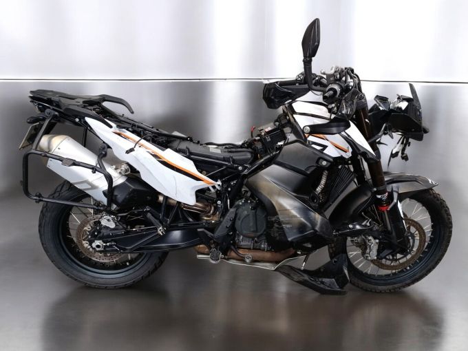KTM 790 ADVENTURE 4