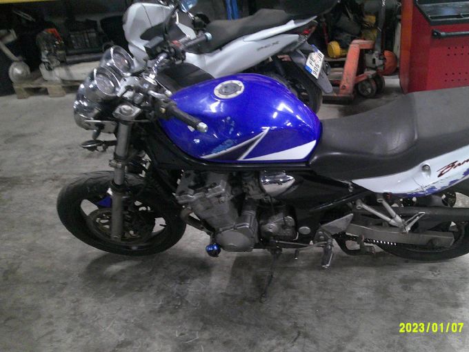 SUZUKI GSF 600 S BANDIT 4