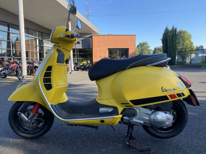 VESPA GTS 300 SUPERSPORT 4