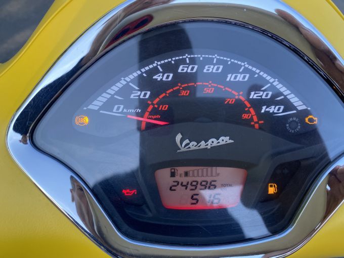 VESPA GTS 300 SUPERSPORT 4