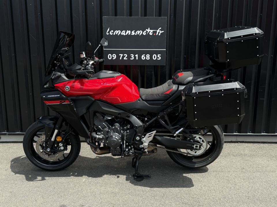 YAMAHA TRACER 9 4