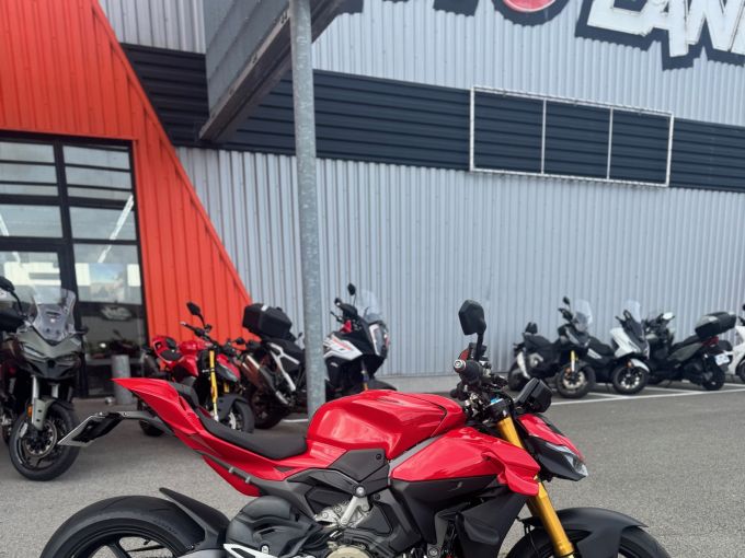 DUCATI STREETFIGHTER V4S 4