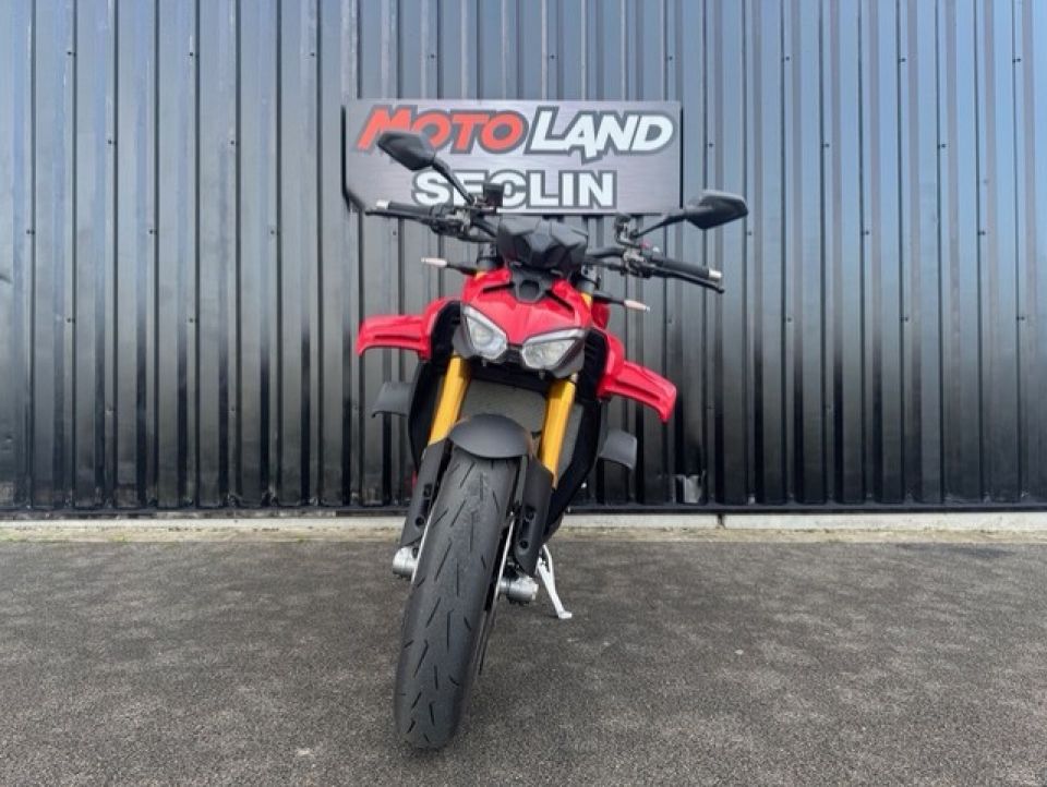 DUCATI STREETFIGHTER V4S 4