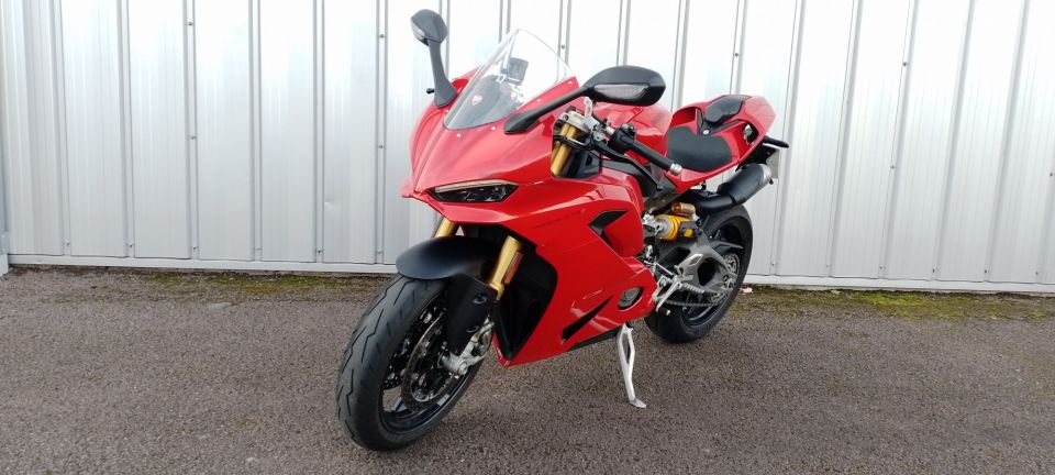 DUCATI PANIGALE V2 S 2025 4