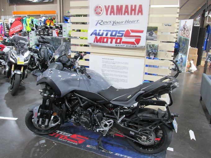YAMAHA 900 NIKEN GT 4