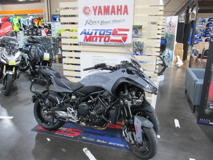 YAMAHA 900 NIKEN GT 4