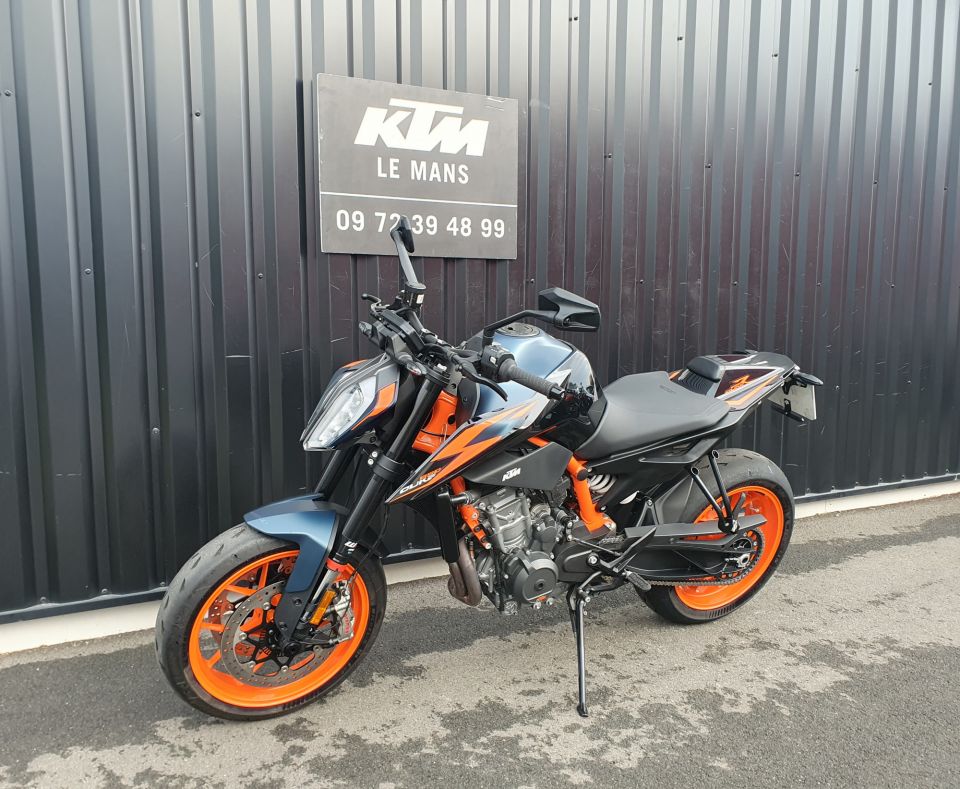 KTM 890 DUKE R 4