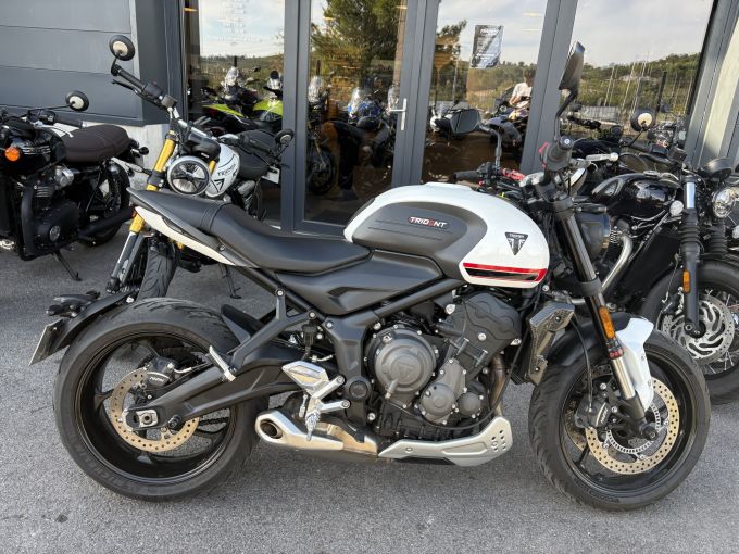 TRIUMPH TRIDENT 660 4