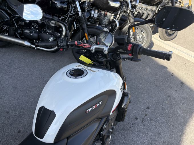 TRIUMPH TRIDENT 660 4