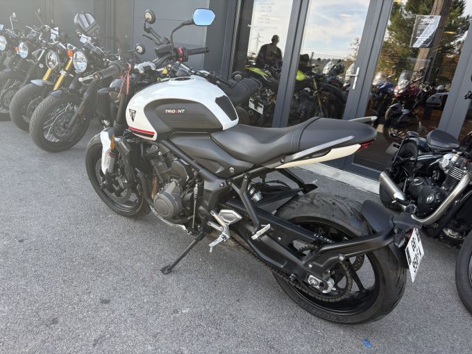 TRIUMPH TRIDENT 660 4