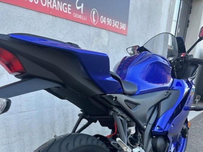 YAMAHA YZF-R 125 4