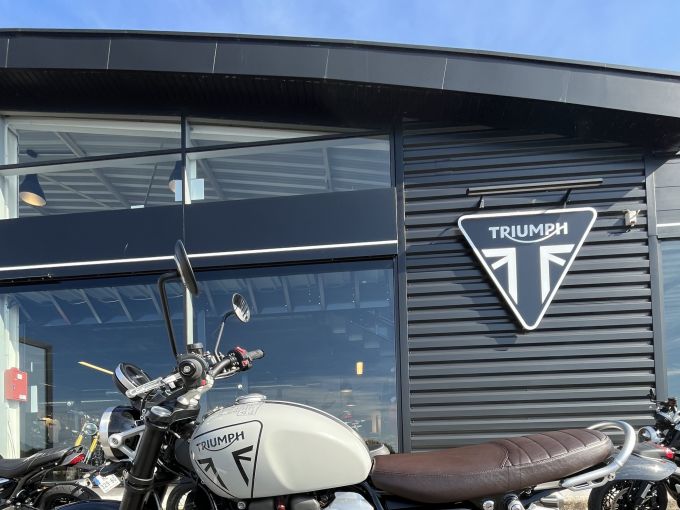TRIUMPH SCRAMBLER 1200 4
