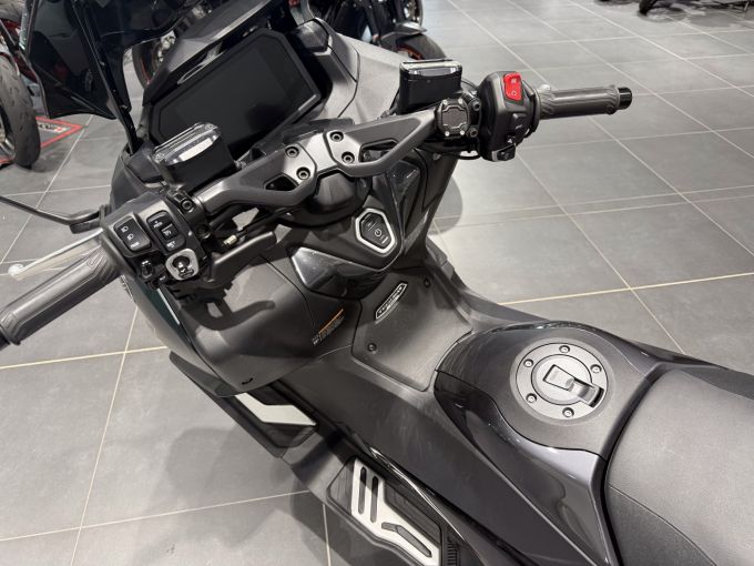 YAMAHA XP T-MAX 560 TECH MAX 4