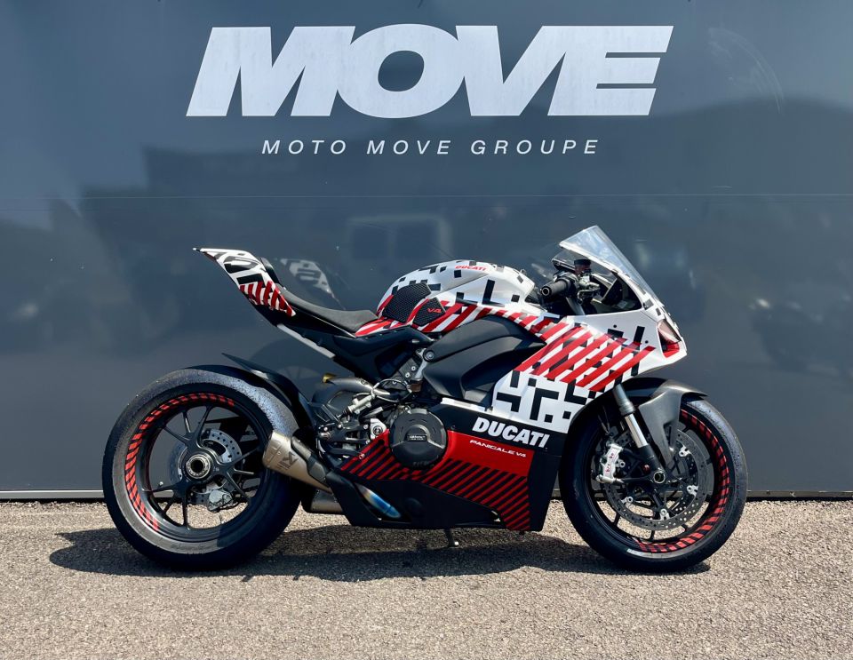 DUCATI PANIGALE 1103 V4 4