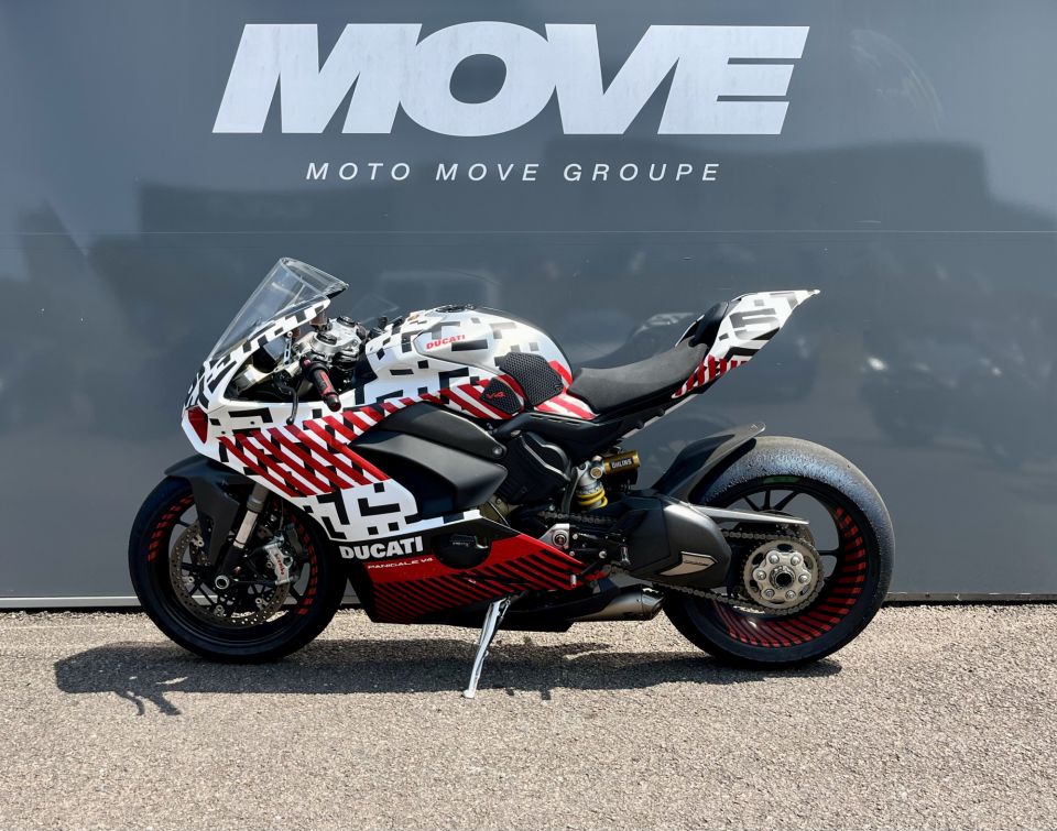 DUCATI PANIGALE 1103 V4 4