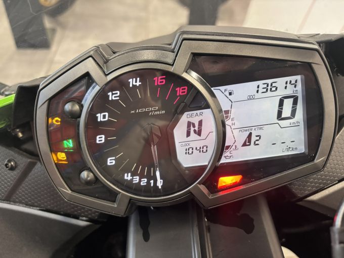 KAWASAKI ZX-6R 636 4