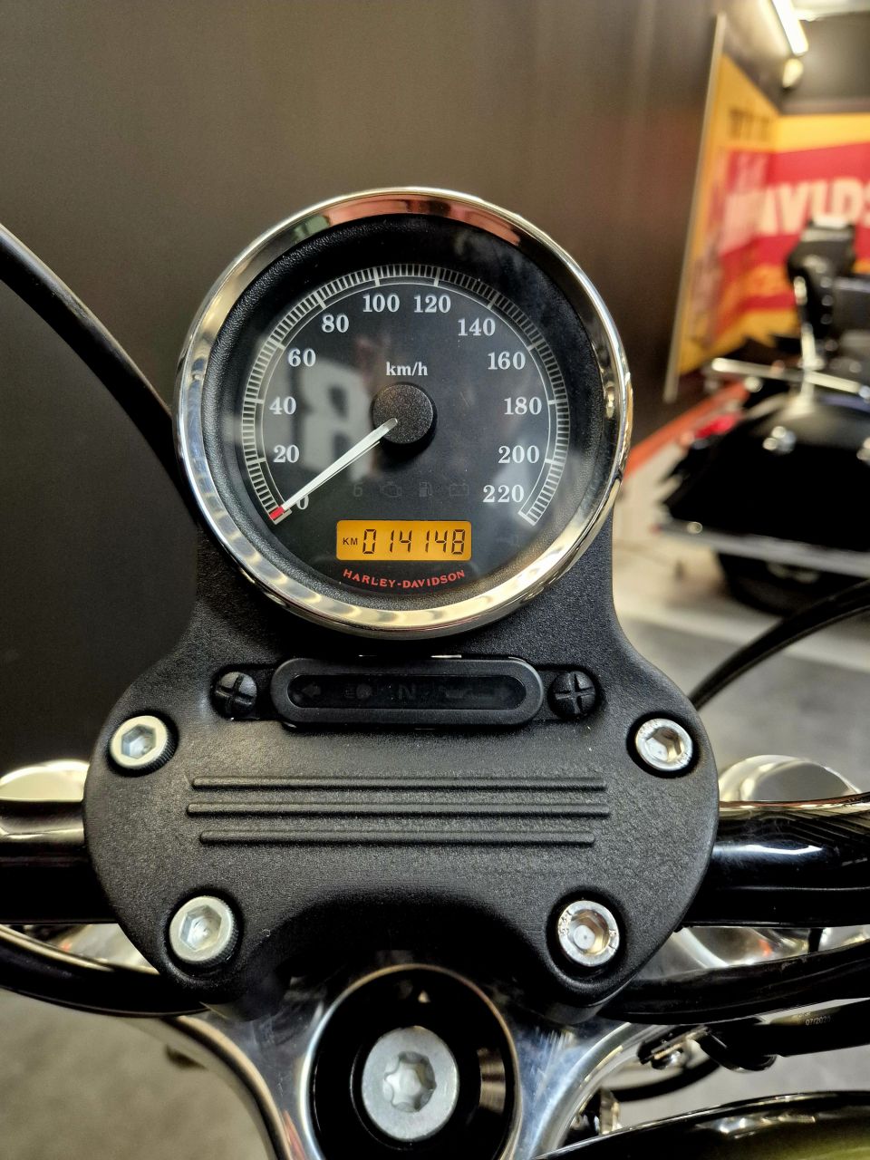 HARLEY-DAVIDSON SPORTSTER CUSTOM 1200 4