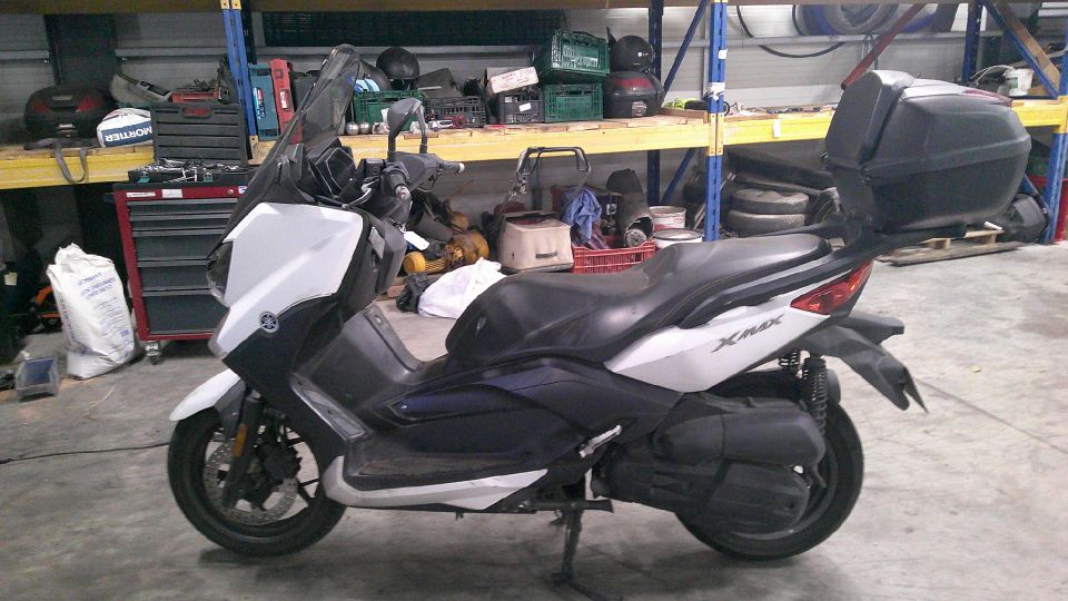 YAMAHA X-MAX 125 4