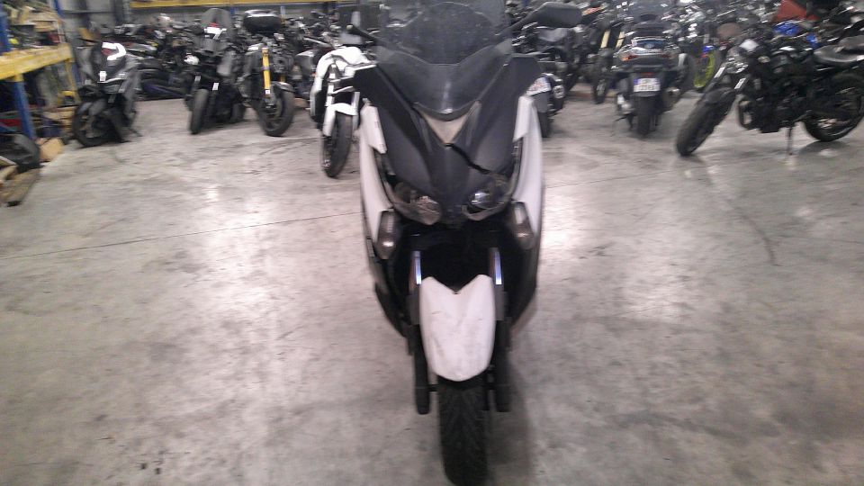 YAMAHA X-MAX 125 4