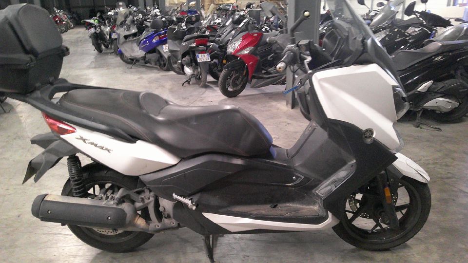 YAMAHA X-MAX 125 4
