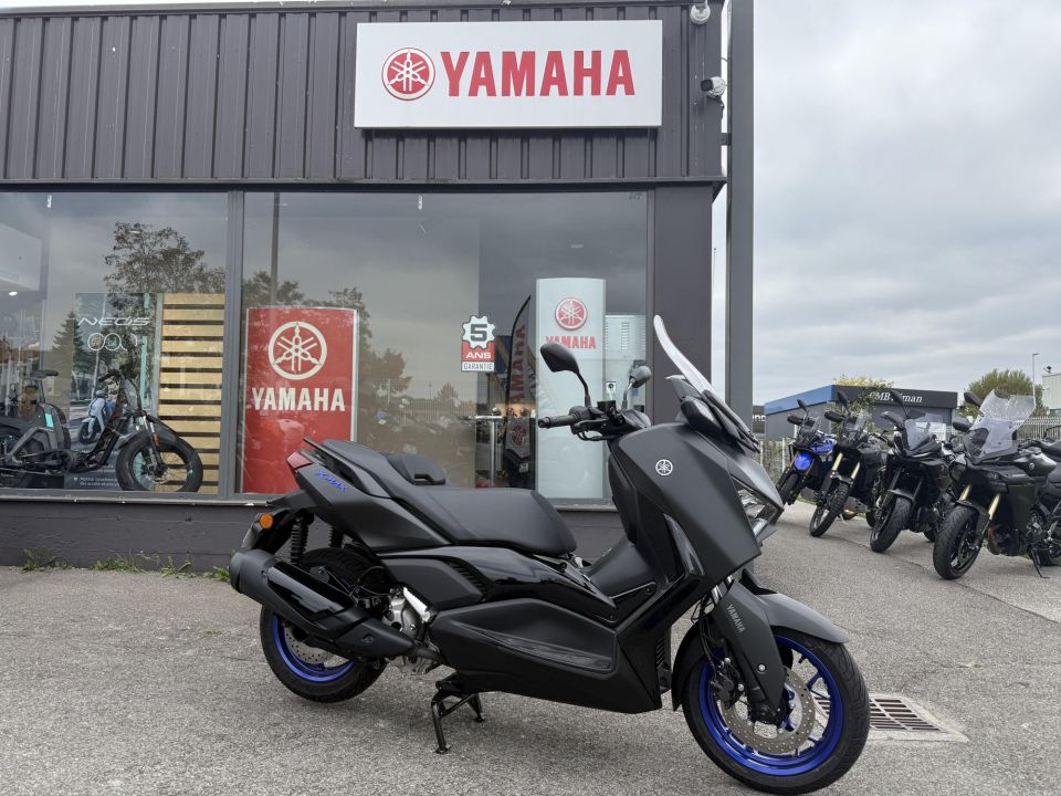 YAMAHA XMAX 300 4