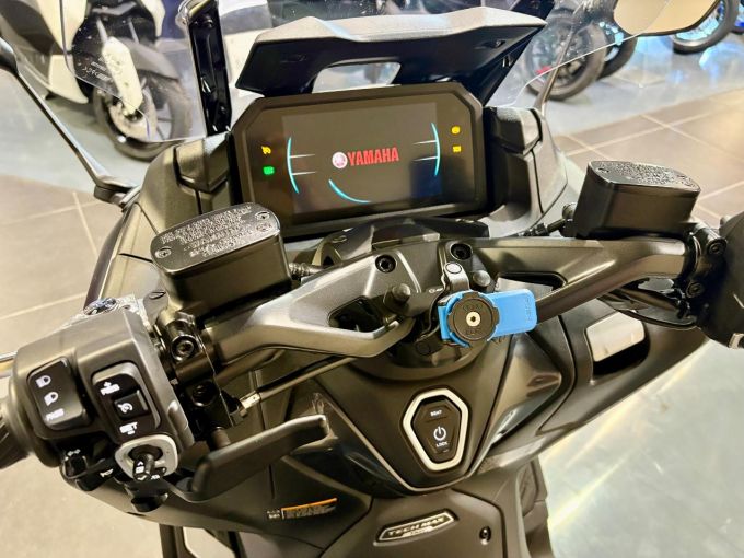 YAMAHA XP T-MAX 560 TECH MAX 4